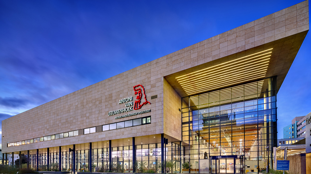 Voorgevel gevel voorkant avond nacht