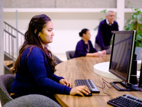 computer, centrale hal, internet